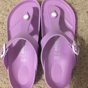 Brand new Purple Gizeh Birkenstock’s